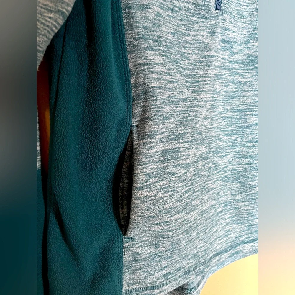 Perfectly soft Perfectly you 1/4 zip pull over with thumb holes. Women’s size M